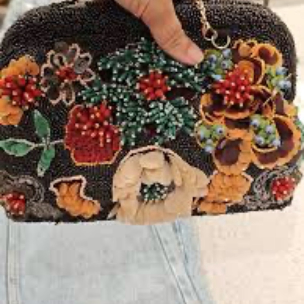 Zara adorable Beaded Chain Shoulder Bag Purse in Multicolor flower detail NEW - Picture 6 of 17